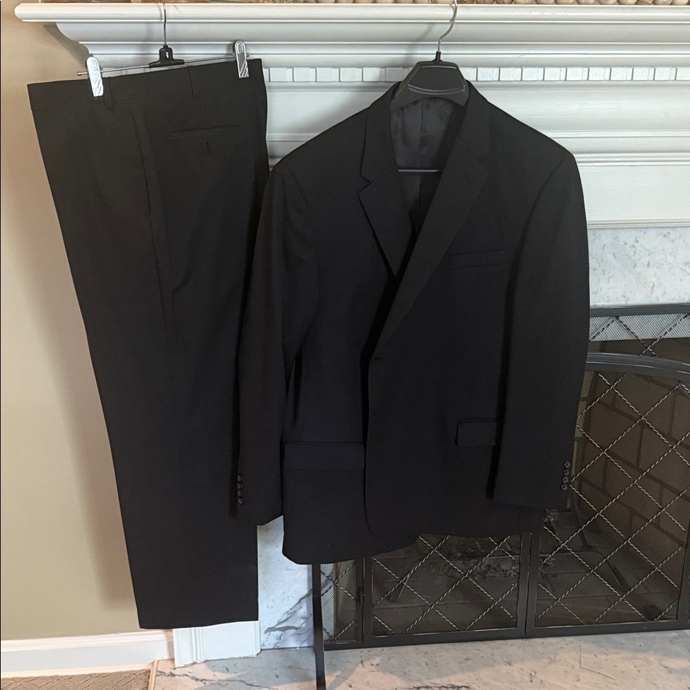 Worn once Pronto Uomo Platinum Black Suit 50 Long, 48 Waist, 100% Wool